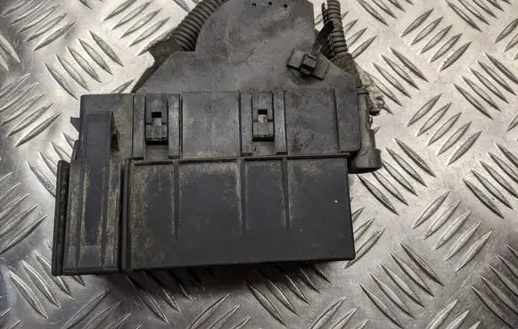 Opel Zafira A Fuse module 09131668