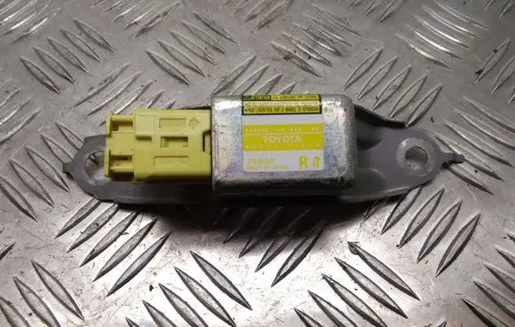 Toyota Prius (XW20) Airbag deployment crash/impact sensor 8983347030 1879000911