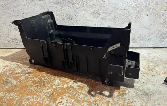 Opel Insignia A Battery tray 13255614