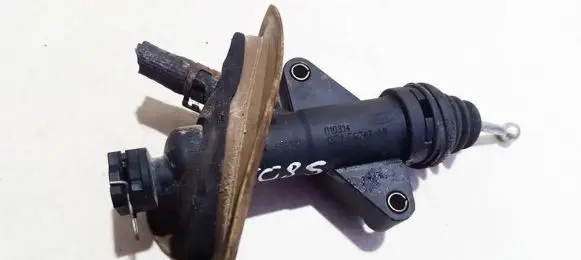 Ford Mondeo Mk III Clutch master cylinder 1s717a543ab