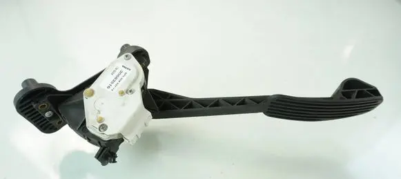 Volvo XC70 Accelerator throttle pedal 30683516