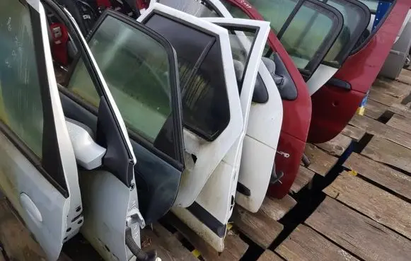Renault Megane I Front door vysnines