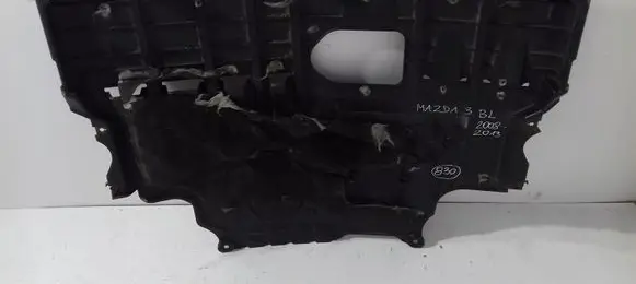 Mazda 3 II Engine splash shield/under tray BBP856071