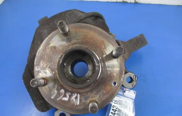 Chevrolet Lacetti Front wheel hub spindle knuckle