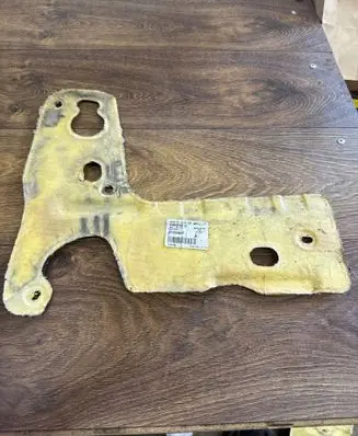 Renault Master III Heat shield in engine bay 679700001R