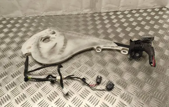 Mazda 5 Sliding door wiring loom CC6467220E