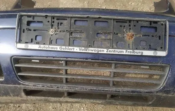 Volkswagen Bora Front bumper lower grill