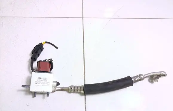 KIA Soul Air conditioning (A/C) expansion valve 97724E4000