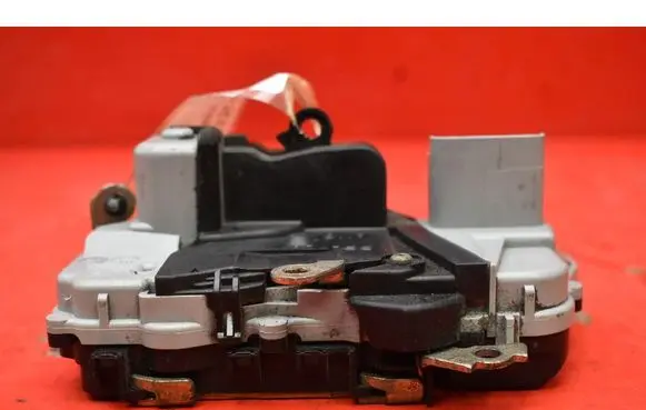 Peugeot 307 Front door lock 