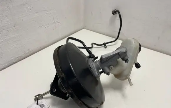Renault Twingo II Brake booster 8200910008