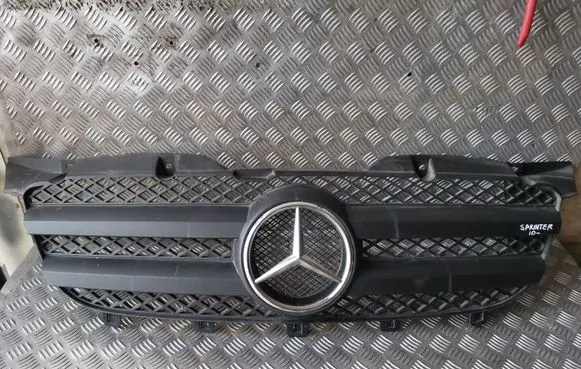 Mercedes-Benz Sprinter W906 Front bumper upper radiator grill