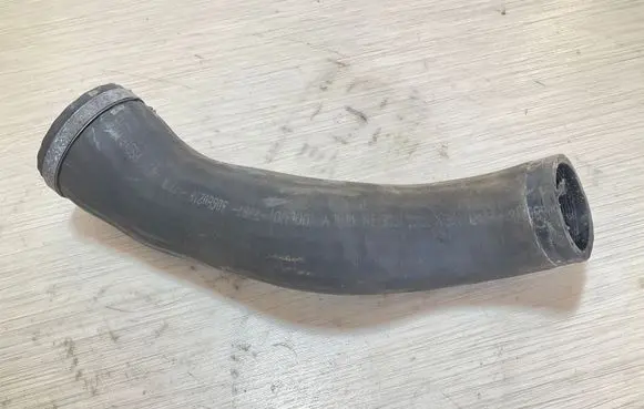 Volvo XC90 Intercooler hose/pipe 30680218
