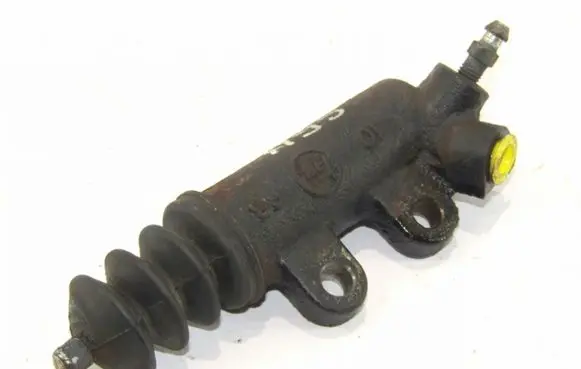 Toyota RAV 4 (XA30) Clutch master cylinder