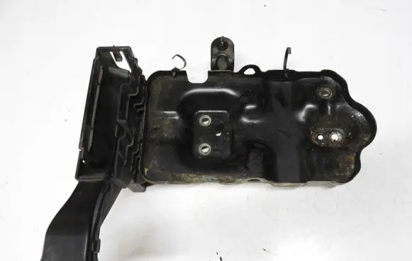 Battery bracket