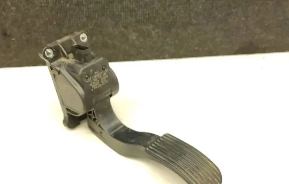 Mercedes-Benz Sprinter W906 Accelerator throttle pedal A9063000304 ZGS013Q018 0280755025