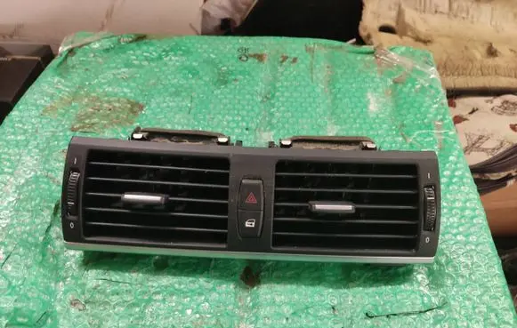 BMW X5 E70 Dash center air vent grill 011779401 0117794 011779801