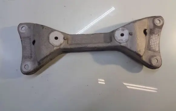 BMW 1 F20 F21 Gearbox mounting bracket 6796607 2231679660703
