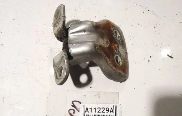 KIA Sorento Front door upper hinge 