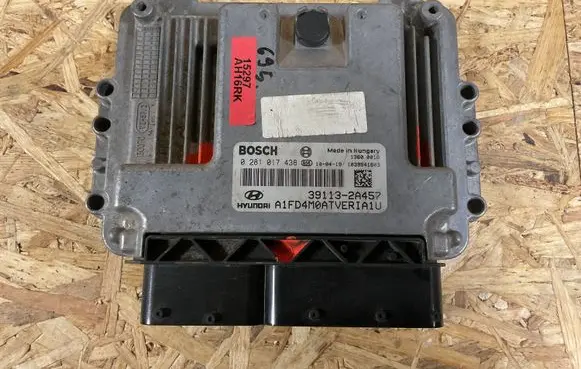 Hyundai i30 Engine control unit/module 391132A457 0281017438 1039S41603