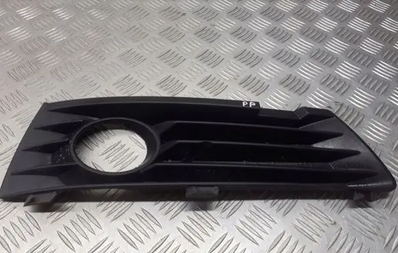 Opel Zafira B Front bumper lower grill 13124990