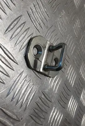 Mercedes-Benz ML W164 Front door lock loop/hook striker 