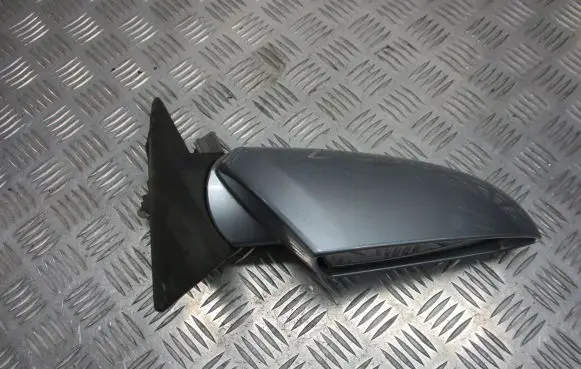 Nissan Primera Front door electric wing mirror 