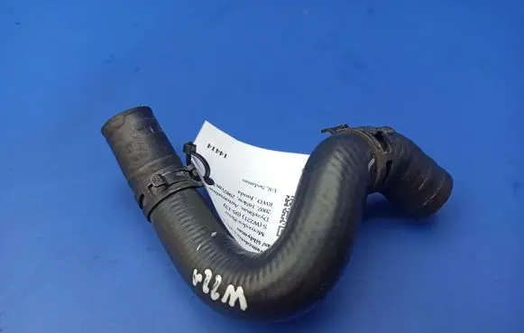 Mercedes-Benz S W221 Engine coolant pipe/hose A2218324394