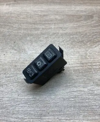BMW 5 E34 Windscreen/window heater switch 1391767 03051010