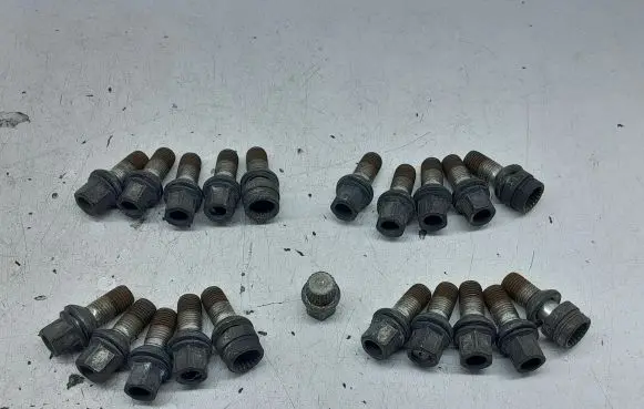 Volkswagen Phaeton Nuts/bolts 