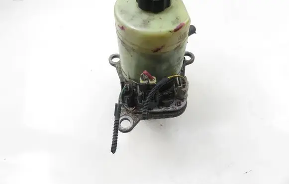 Ford Focus Power steering pump 4M513K514CF