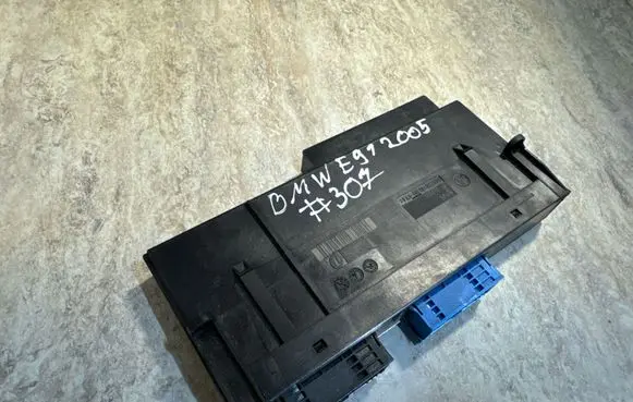 BMW 3 E90 E91 Comfort/convenience module 10681810