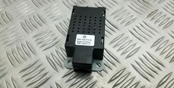 Volkswagen Golf Plus Aerial antenna amplifier 5M0035570B