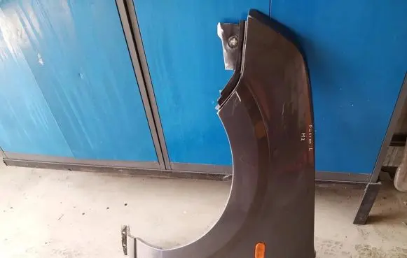 Nissan Note (E11) Fender