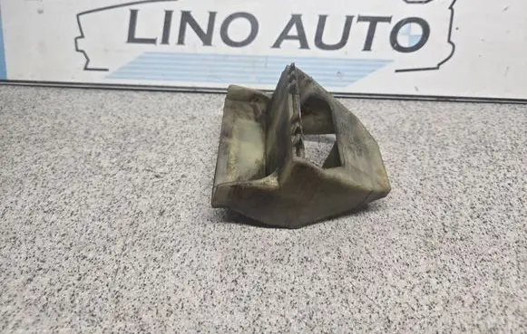 BMW 5 E39 Radiator mount bracket 2247895