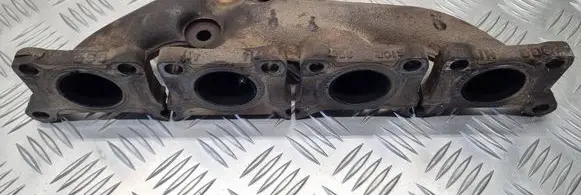 Audi A6 S6 C5 4B Exhaust manifold 058253033E