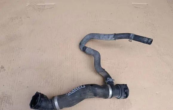 Volkswagen Touareg III Engine coolant pipe/hose 4M0122101EB