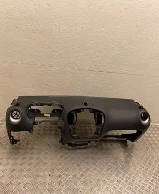 Nissan Juke I F15 Dashboard 682001kp0a 6810100b19