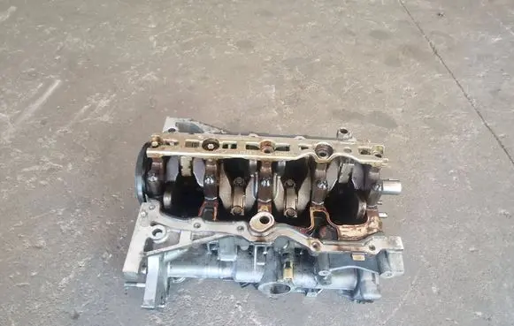 Nissan Qashqai Engine block 110112878R