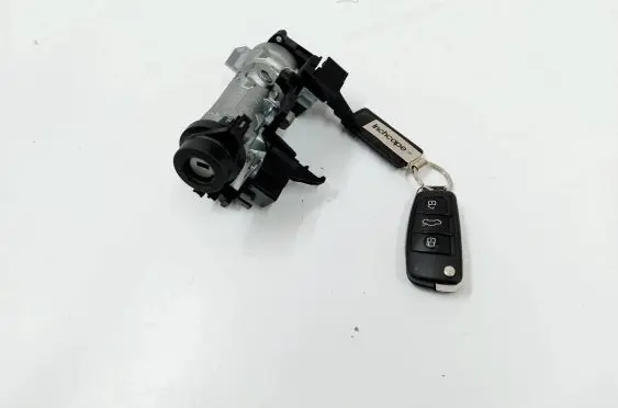 Audi Q3 F3 Ignition lock 5Q1905865A