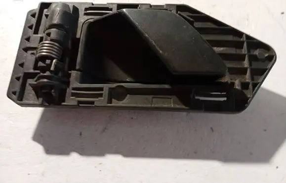 Citroen AX Front door interior handle 589669