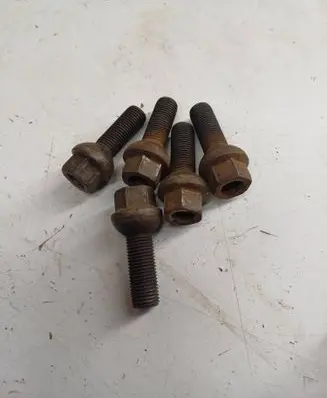 Volkswagen Transporter - Caravelle T4 Nuts/bolts 