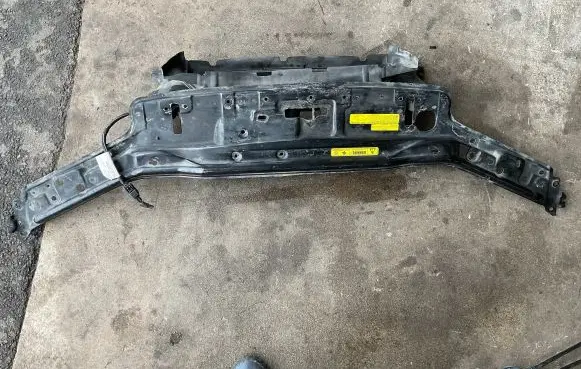 Volvo V70 Top upper radiator support slam panel 9190725 7462
