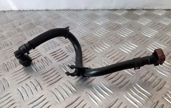 Suzuki Grand Vitara II Fuel line pipe