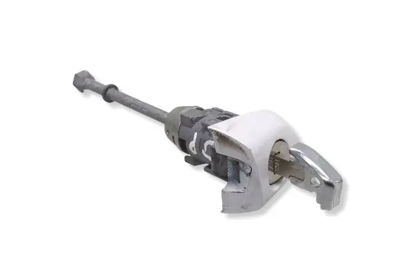 Peugeot 2008 II Front door lock (next to the handle)