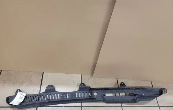 Ford Focus C-MAX Wiper trim 5M51R021A04AE