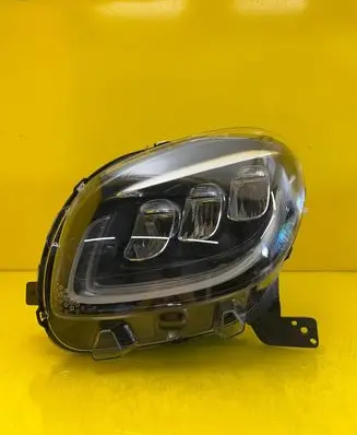 Smart ForFour II W453 Headlight/headlamp 260607083R