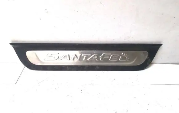 Hyundai Santa Fe Rear sill trim cover 85887S1500