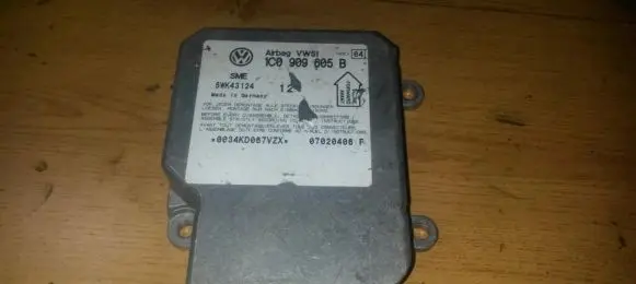 Volkswagen PASSAT B5.5 Airbag control unit/module 1C0909605b 5wk43122