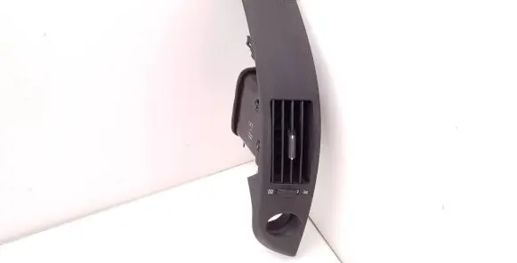 Toyota Corolla Verso AR10 Dash center air vent grill 5567064010