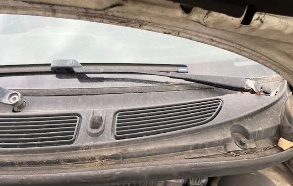 Skoda Fabia Mk2 (5J) Front wiper blade arm 